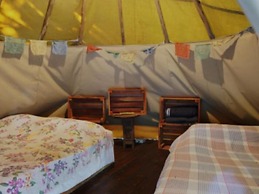 Mantis and Moon Backpacker Lodge