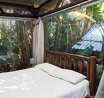 Mantis and Moon Backpacker Lodge