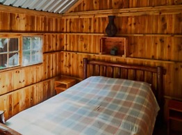 Mantis and Moon Backpacker Lodge