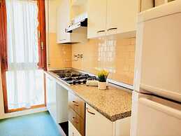 Modern Flat in a Building With Garden