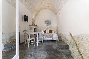 White Studio with Jacuzzi