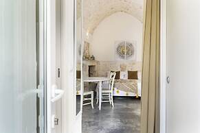 White Studio with Jacuzzi