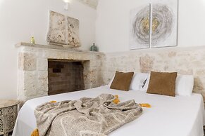 White Studio with Jacuzzi