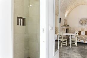 White Studio with Jacuzzi