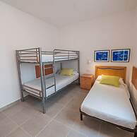 Peater Plaza in Roses