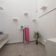 Peater Plaza in Roses