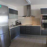 Drugstore B E in Roses