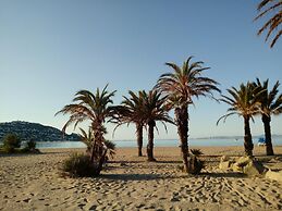 Drugstore A A in Roses