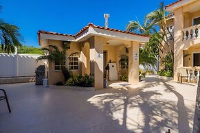 1BR Condo Wacamaya Condos Great Pool Location