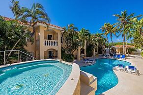 1BR Condo Wacamaya Condos Great Pool Location