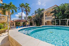 1BR Condo Wacamaya Condos Great Pool Location