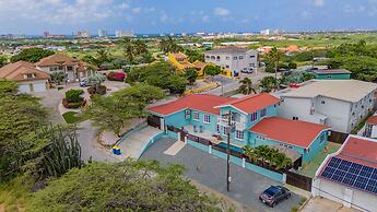 Sleeps 12 Spacious Private Pool Great Location