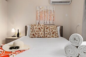 Sleeps 12 Spacious Private Pool Great Location