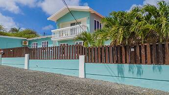 Sleeps 12 Spacious Private Pool Great Location