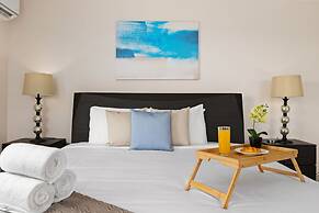 Sleeps 12 Spacious Private Pool Great Location