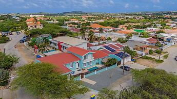 Sleeps 12 Spacious Private Pool Great Location