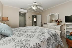 1br1ba Condo in Amazing Location Wacamaya Condos