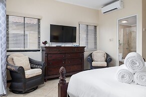 Beautiful Gated Community Retreat Near the Beach