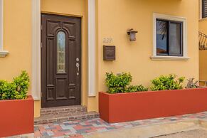 Beautiful Gated Community Retreat Near the Beach