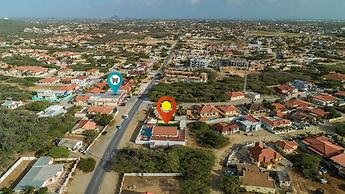 2 Queen Studio w Pool BBQ Hotwater Close 2 Beach