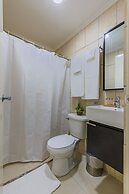 2 Queen Studio w Pool BBQ Hotwater Close 2 Beach