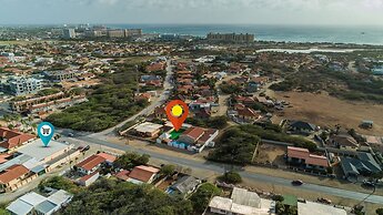 2 Queen Studio w Pool BBQ Hotwater Close 2 Beach