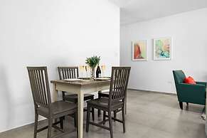 Brand NEW 2br2ba w Private Pool in Gated Community