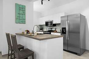 Brand NEW 2br2ba w Private Pool in Gated Community