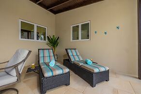 3BR 2BA Near Eagle Beach w Private Pool