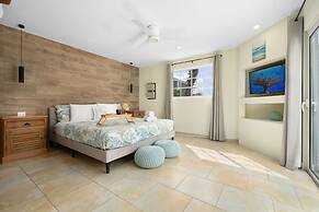 3BR 2BA Near Eagle Beach w Private Pool