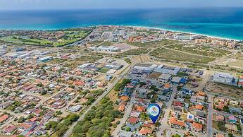 3BR 2BA Near Eagle Beach w Private Pool