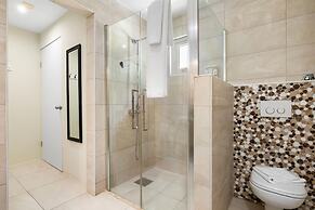 3BR 2BA Near Eagle Beach w Private Pool