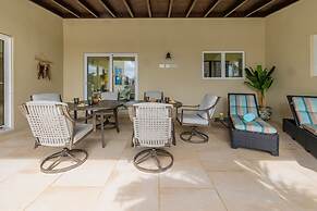 3BR 2BA Near Eagle Beach w Private Pool