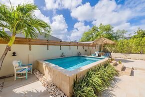 3BR 2BA Near Eagle Beach w Private Pool