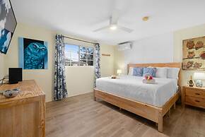 3BR 2BA Near Eagle Beach w Private Pool