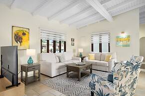 3BR 2BA Near Eagle Beach w Private Pool