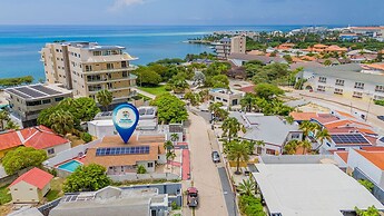 3BR 3BA Pool Downtown Short Walk to Beach