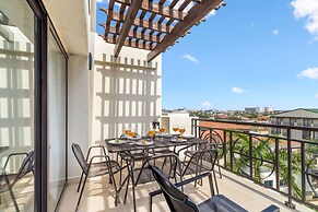 2BR 2BA Duplex w Amazing Views Pool Amenities
