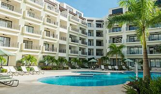 2BR 2BA Duplex w Amazing Views Pool Amenities