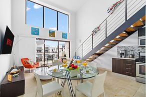 2BR 2BA Duplex w Amazing Views Pool Amenities