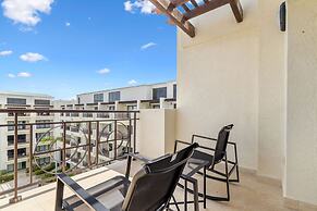 2BR 2BA Duplex w Amazing Views Pool Amenities