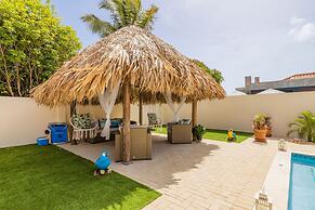 Cozy 3br2ba Great Location w Private Pool Patio