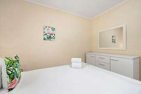 Cozy 3br2ba Great Location w Private Pool Patio