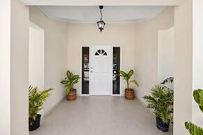 Cozy 3br2ba Great Location w Private Pool Patio