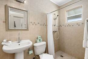 Cozy 3br2ba Great Location w Private Pool Patio