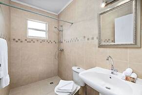 Cozy 3br2ba Great Location w Private Pool Patio