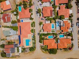 Cozy 3br2ba Great Location w Private Pool Patio