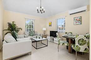 Cozy 3br2ba Great Location w Private Pool Patio