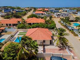 Cozy 3br2ba Great Location w Private Pool Patio