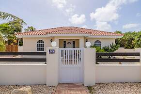 Cozy 3br2ba Great Location w Private Pool Patio